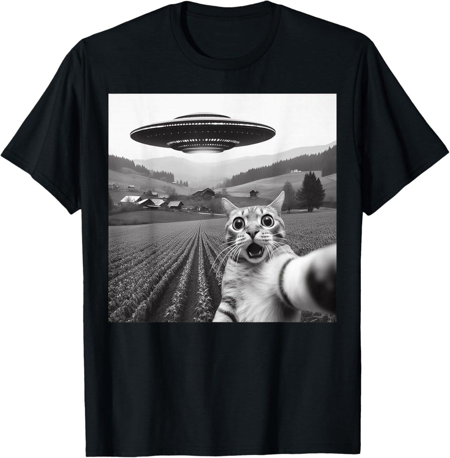Cat Selfie with Alien UFO Funny Cat Gifts for Men Women Kid T-Shirt