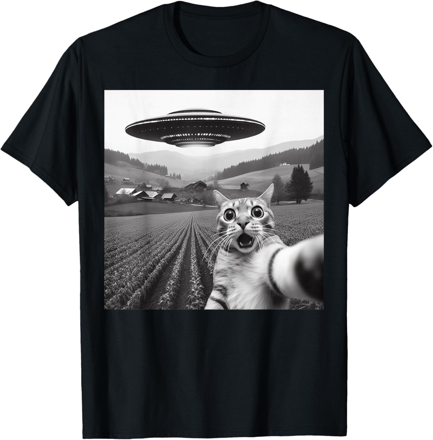 Cat Selfie with Alien UFO Funny Cat Gifts for Men Women Kid T-Shirt